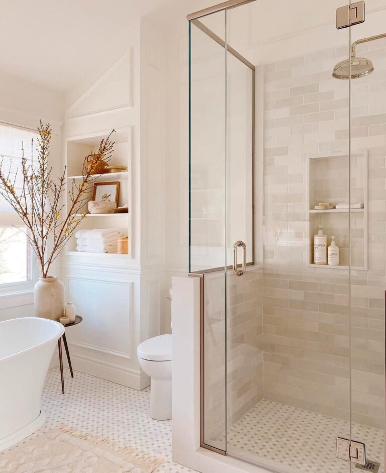 491907391 1276859820497619 35349 768x941