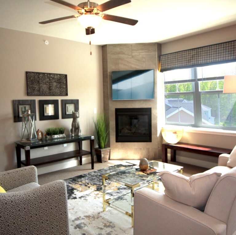 37112789 1773662026050819 5073954233259130880 n 768x767